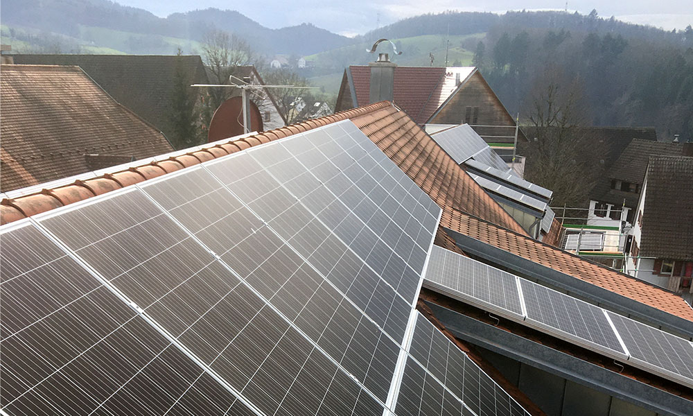 Photovoltaik-Dach Heuweiler EWS Sonnenstrom