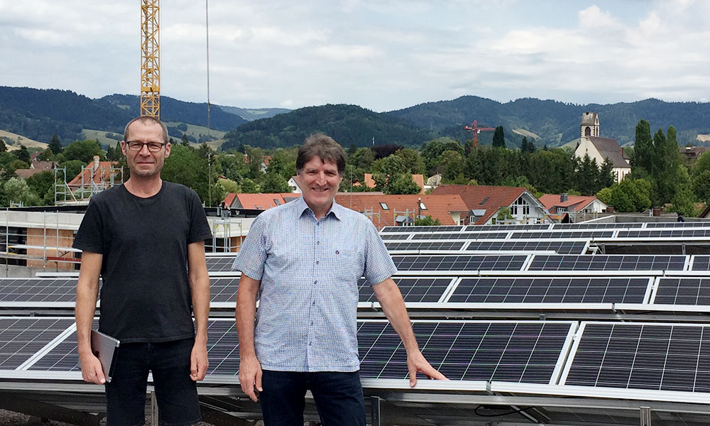 Kirchzarten Photovoltaik-Dach EWS Sonnenstrom